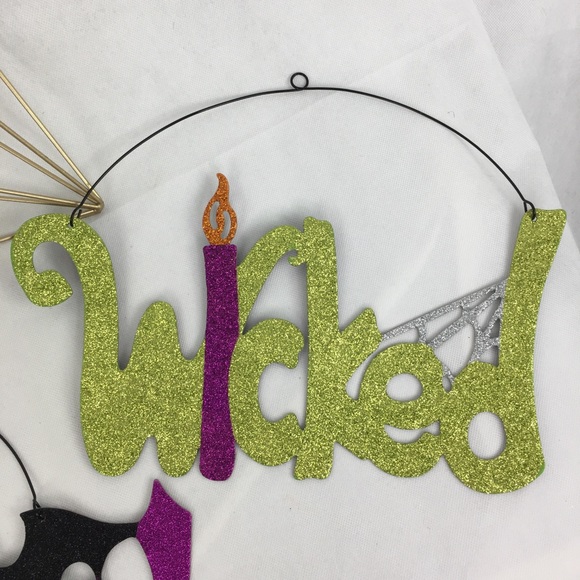 Wicked & Scary Hanging Sign 2 PC Set - Picture 2 of 3